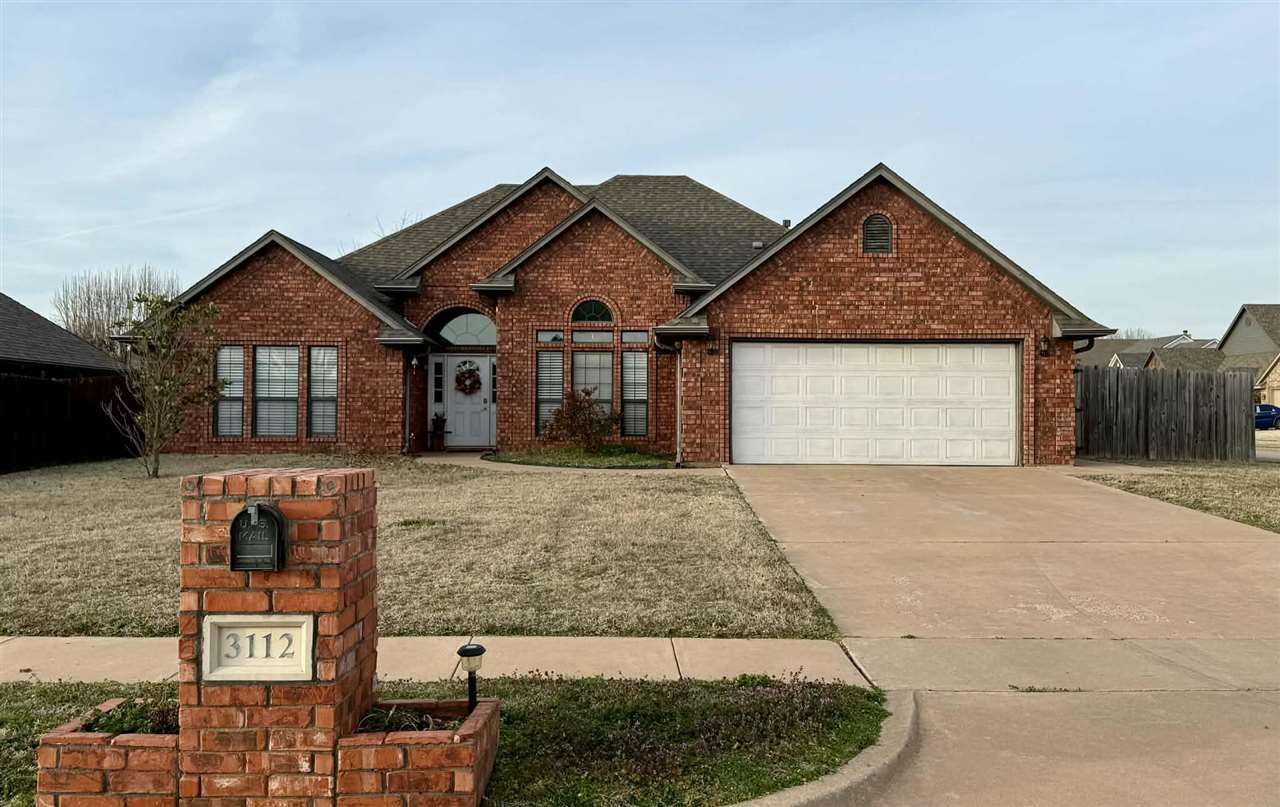 3112 NE Plymouth Rock Ave, Lawton, OK 73507 Main Photo
