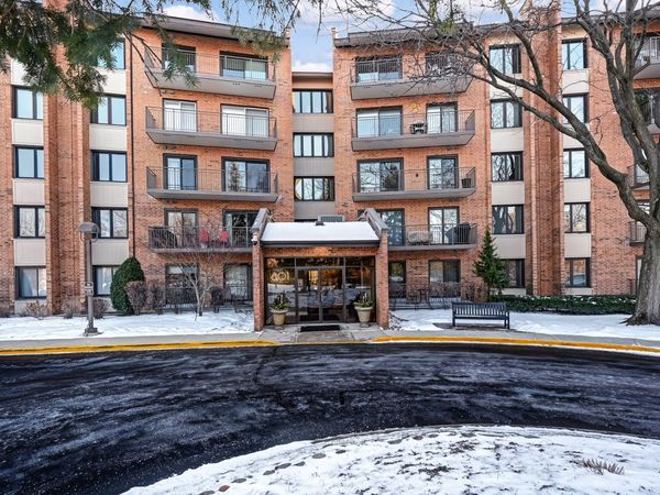 601 Lake Hinsdale Drive , Unit 112, Willowbrook, IL 60527