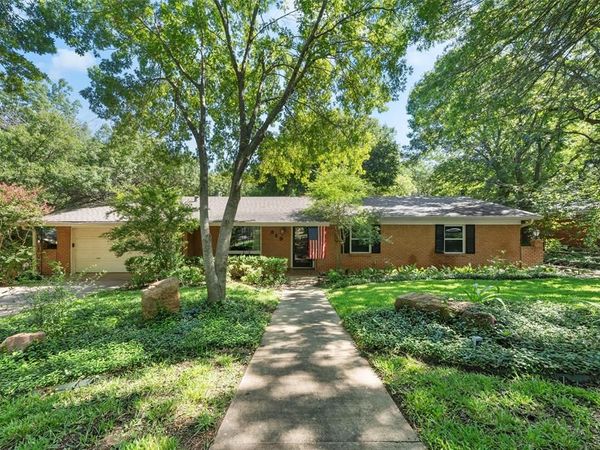 319 Sharron Drive, Woodway, TX 76712