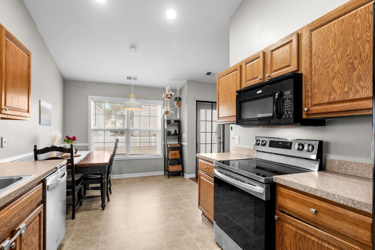 325 Vesta Dr.  Photo 14