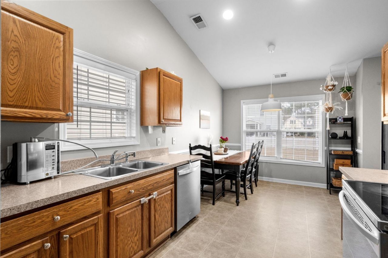 325 Vesta Dr.  Photo 15