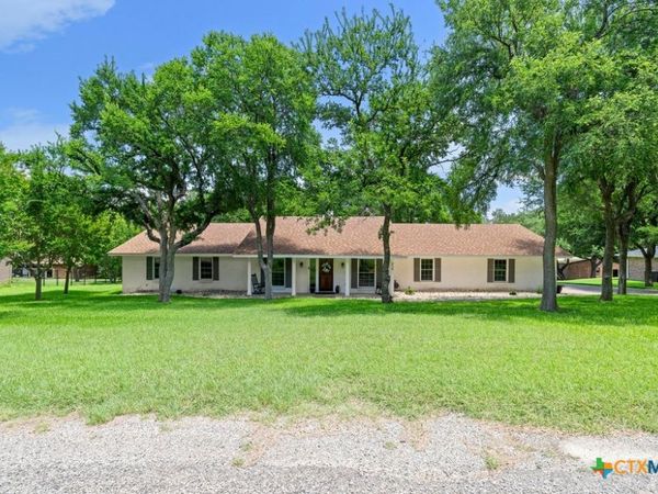 214 Mesa Drive , Gatesville, TX 76528