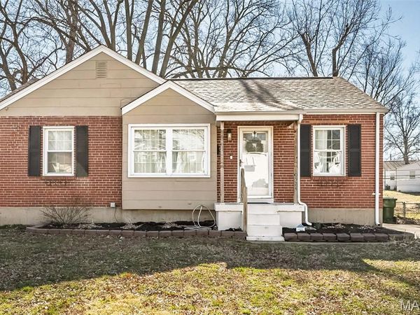 10524 Saint Henry Lane, St Ann, MO 63074