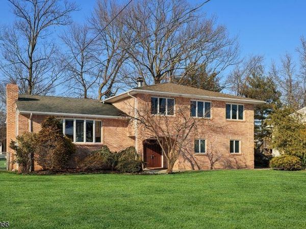 372 Willow Way, Clark, NJ 07066