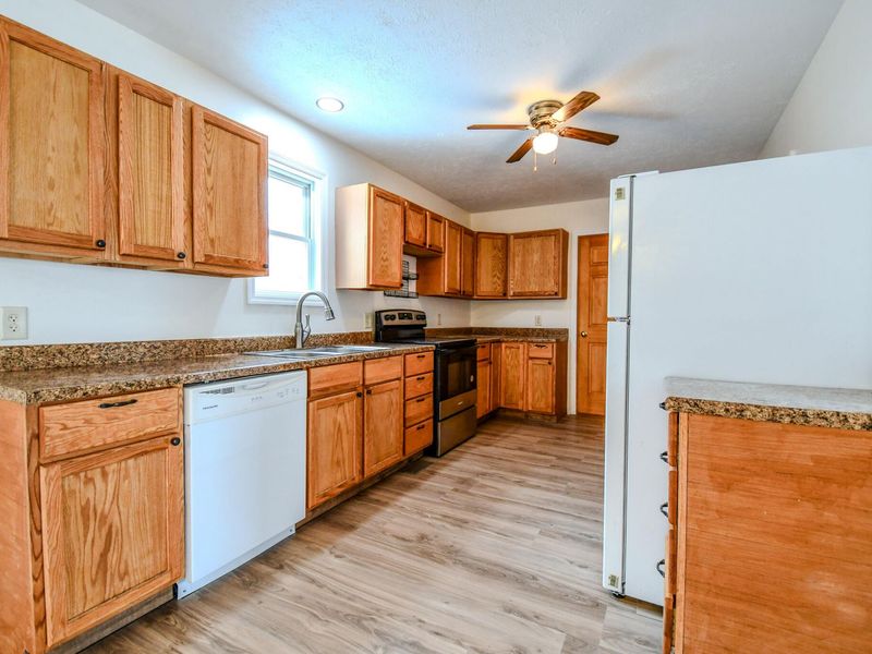 1368 Beach Drive, Medway, OH 45341 Photo 11