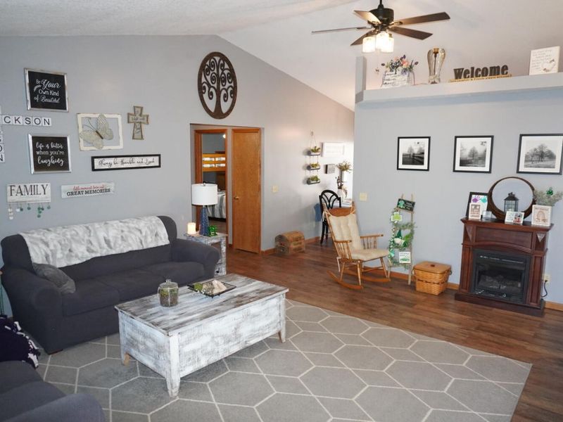 917 Sunrise Drive, Wapakoneta, OH 45895 Photo 4