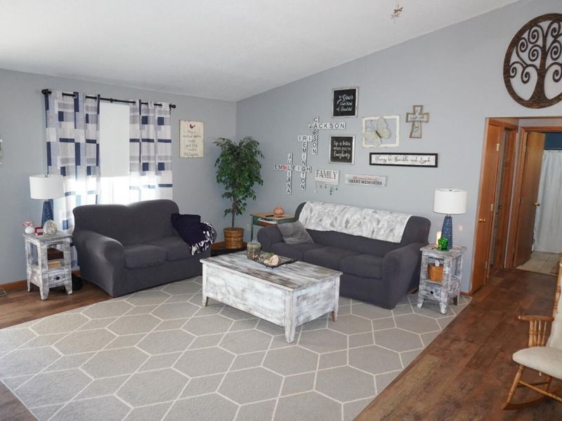 917 Sunrise Drive, Wapakoneta, OH 45895 Photo 5