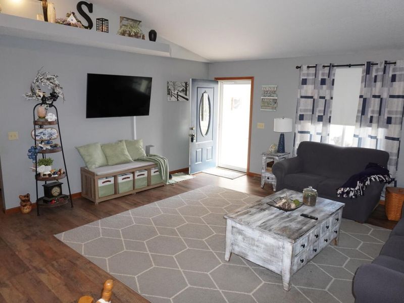 917 Sunrise Drive, Wapakoneta, OH 45895 Photo 7