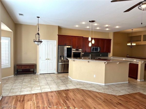 5520 Kings Row Court , Las Vegas, NV 89148