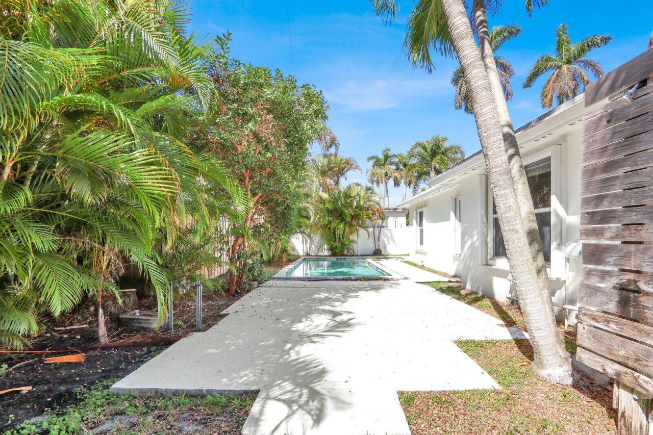 222 30th Street, West Palm Beach, FL 33407 Photo