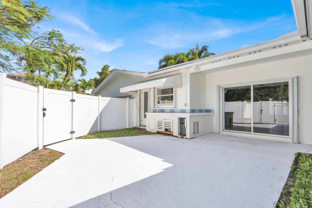 222 30th Street, West Palm Beach, FL 33407 Photo