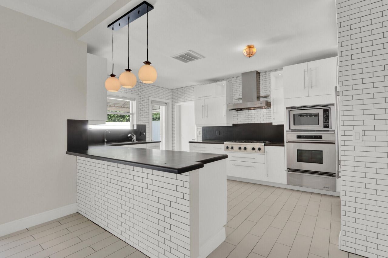 222 30th Street, West Palm Beach, FL 33407 Photo