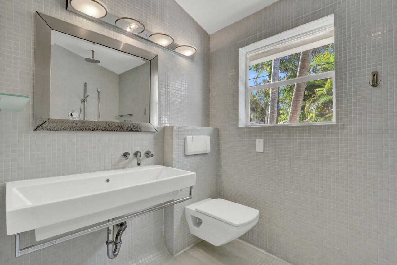 222 30th Street, West Palm Beach, FL 33407 Photo