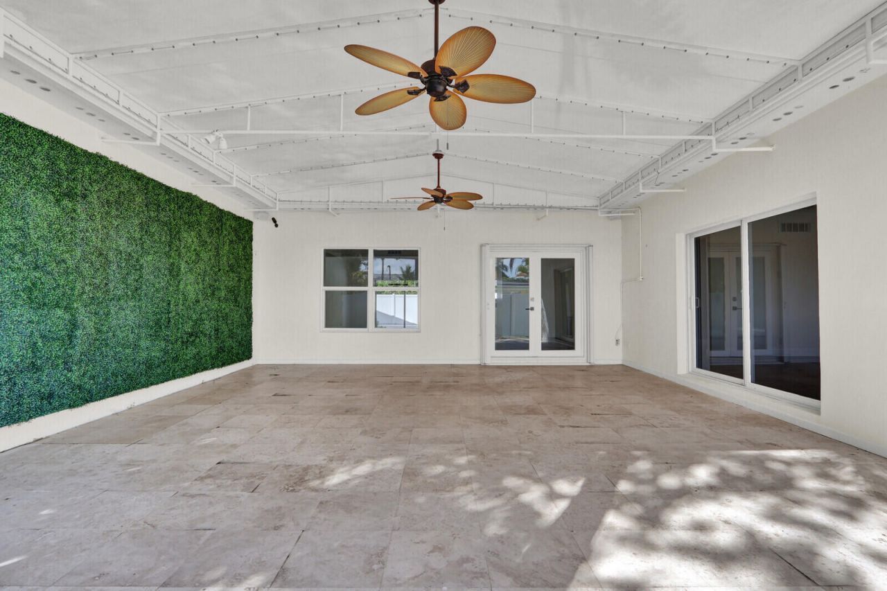 222 30th Street, West Palm Beach, FL 33407 Photo