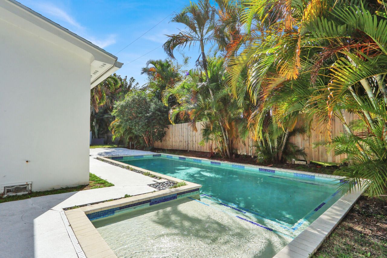 222 30th Street, West Palm Beach, FL 33407 Photo