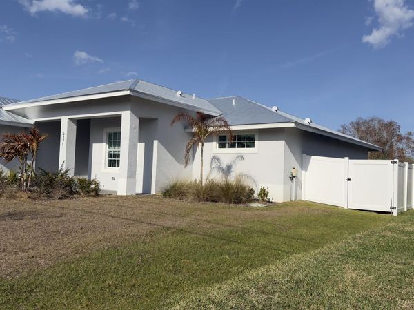 5271 NW Mayfield Lane, Port Saint Lucie, FL 34983