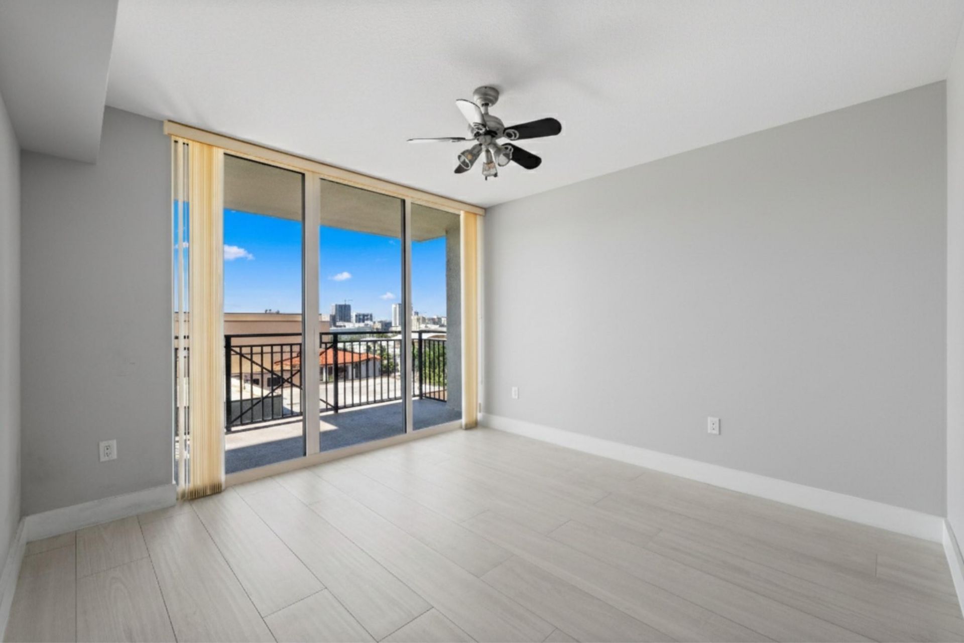 610 W Las Olas Boulevard, Unit 1016N, Fort Lauderdale, FL 33312 Photo