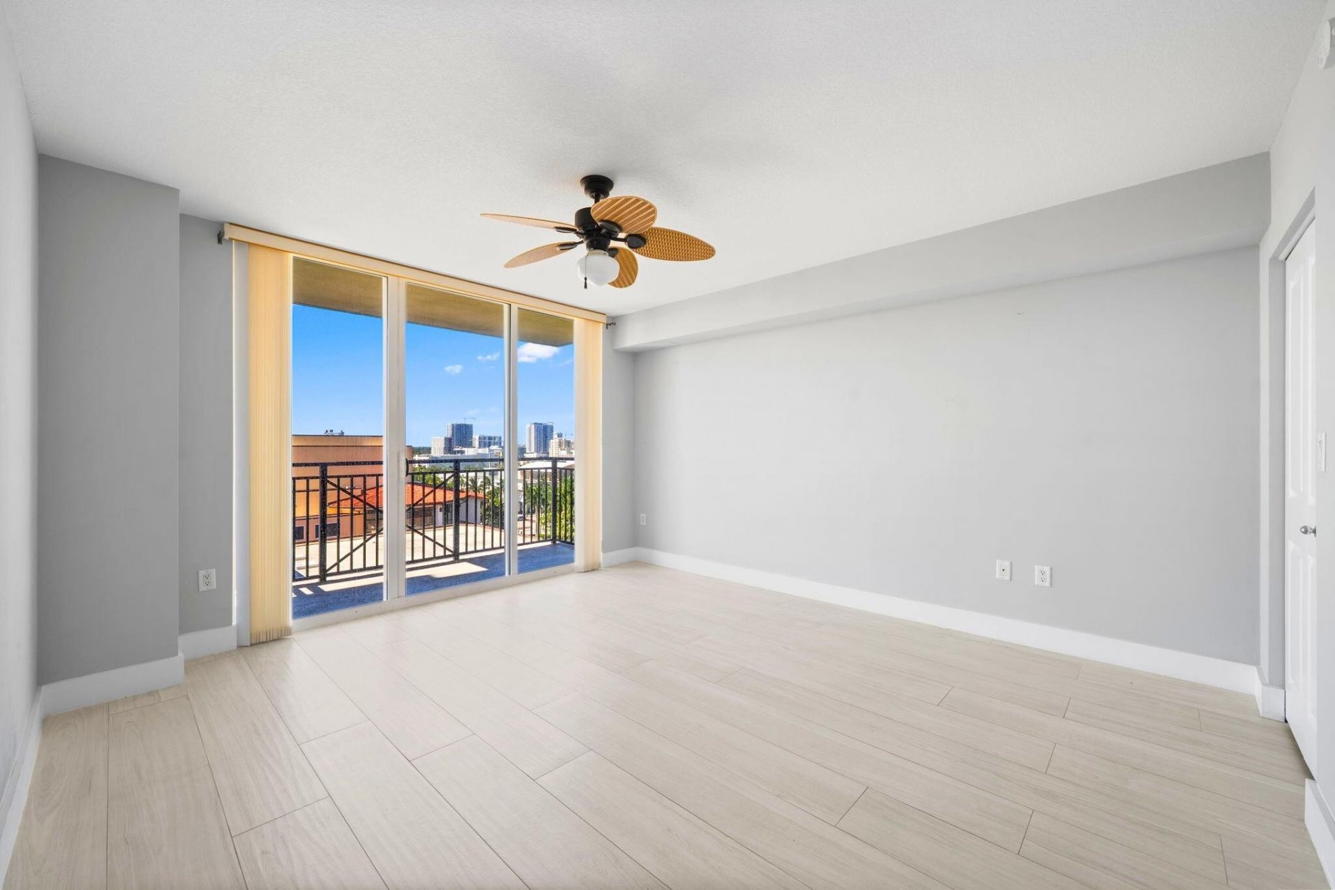 610 W Las Olas Boulevard, Unit 1016N, Fort Lauderdale, FL 33312 Photo