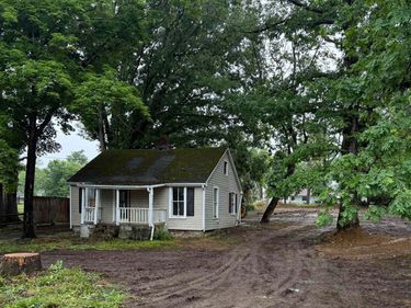 20 SHADOW LN, STUARTS DRAFT, VA 24477