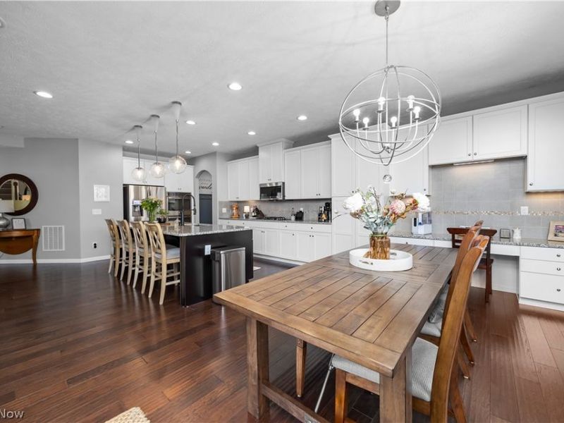 2430 Woodhawk Lane , Avon, OH 44011 Photo 13