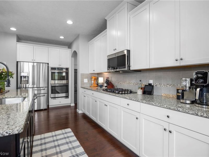 2430 Woodhawk Lane , Avon, OH 44011 Photo 16