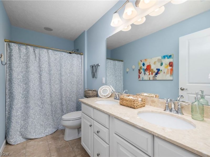 2430 Woodhawk Lane , Avon, OH 44011 Photo 28