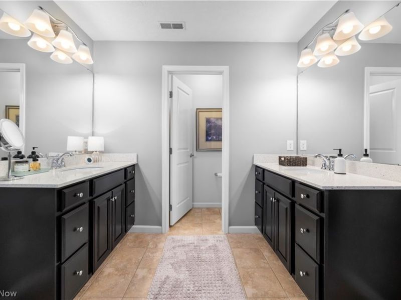 2430 Woodhawk Lane , Avon, OH 44011 Photo 35