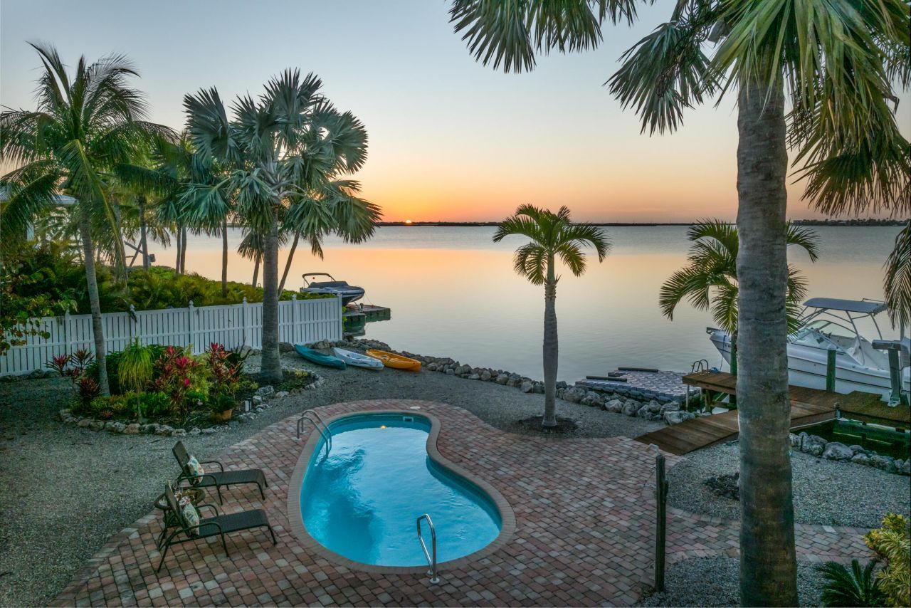 17041 Marlin Drive, Sugarloaf, FL 33042 Photo