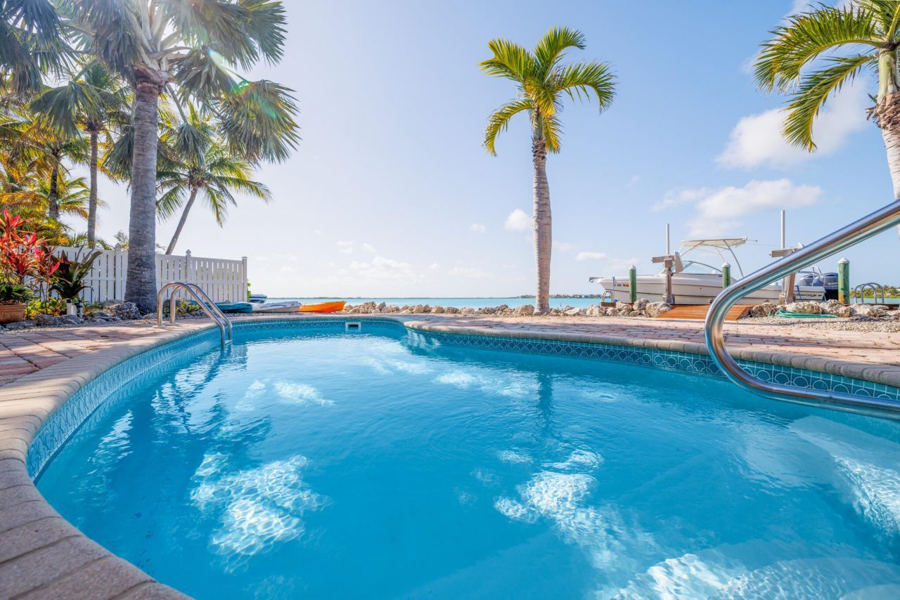 17041 Marlin Drive, Sugarloaf, FL 33042 Photo