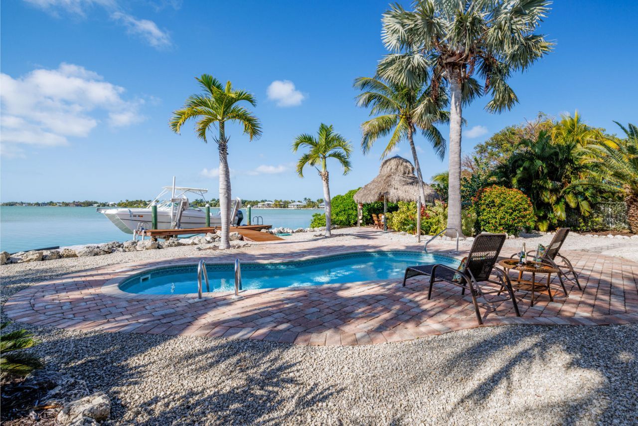 17041 Marlin Drive, Sugarloaf, FL 33042 Photo