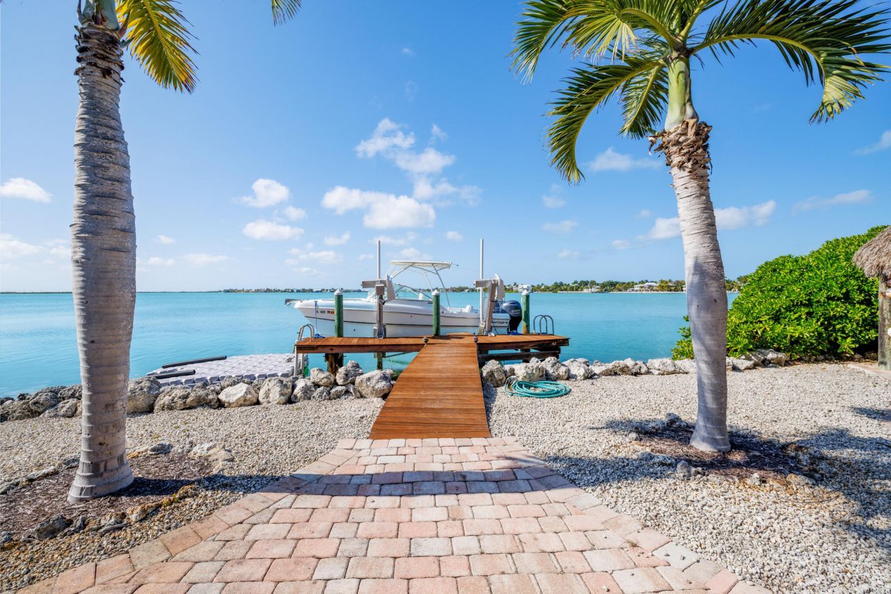 17041 Marlin Drive, Sugarloaf, FL 33042 Photo