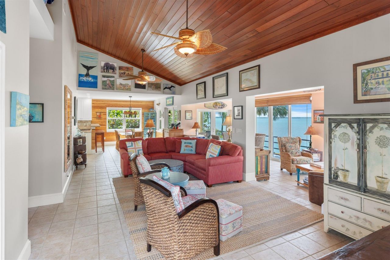 17041 Marlin Drive, Sugarloaf, FL 33042 Photo