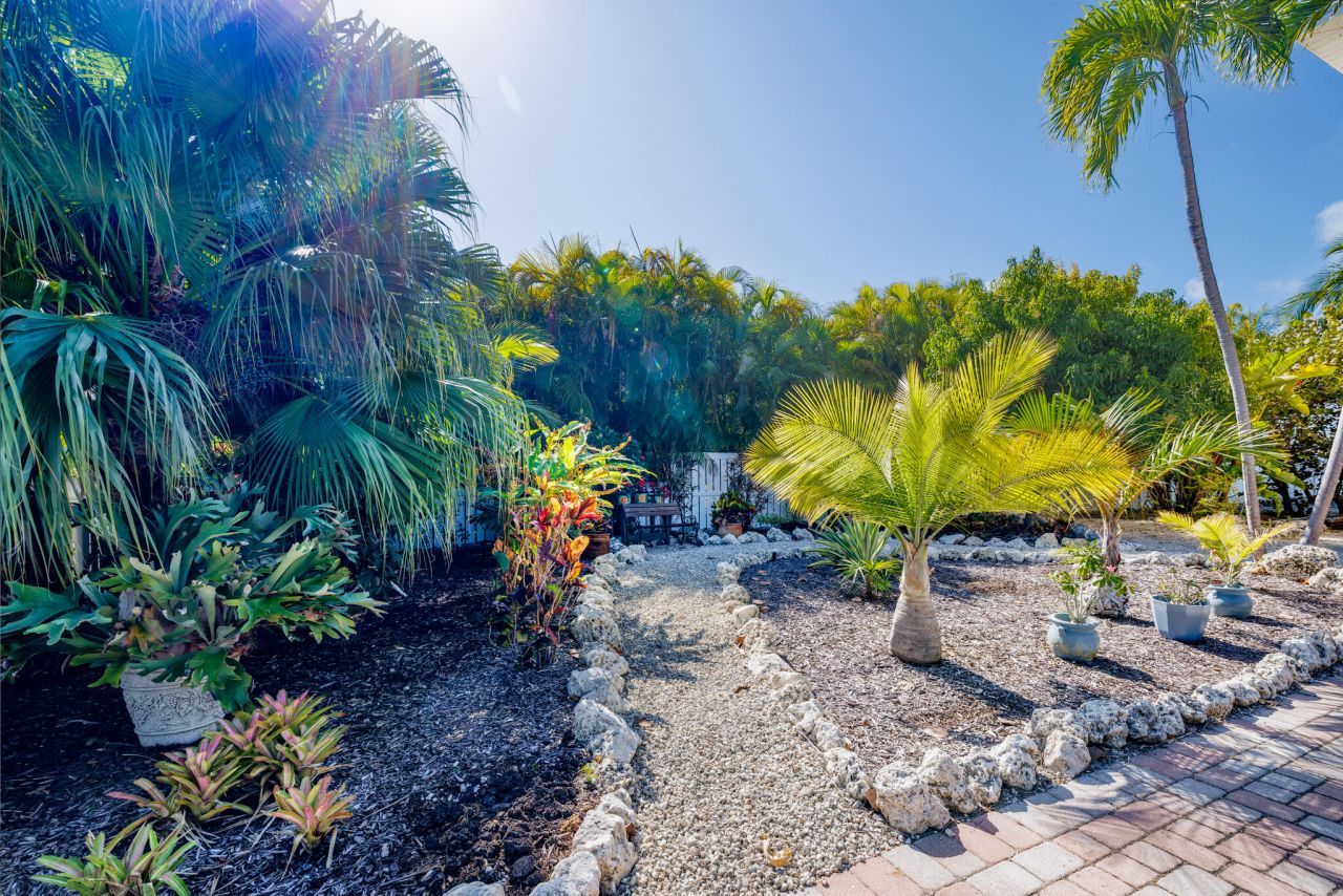 17041 Marlin Drive, Sugarloaf, FL 33042 Photo