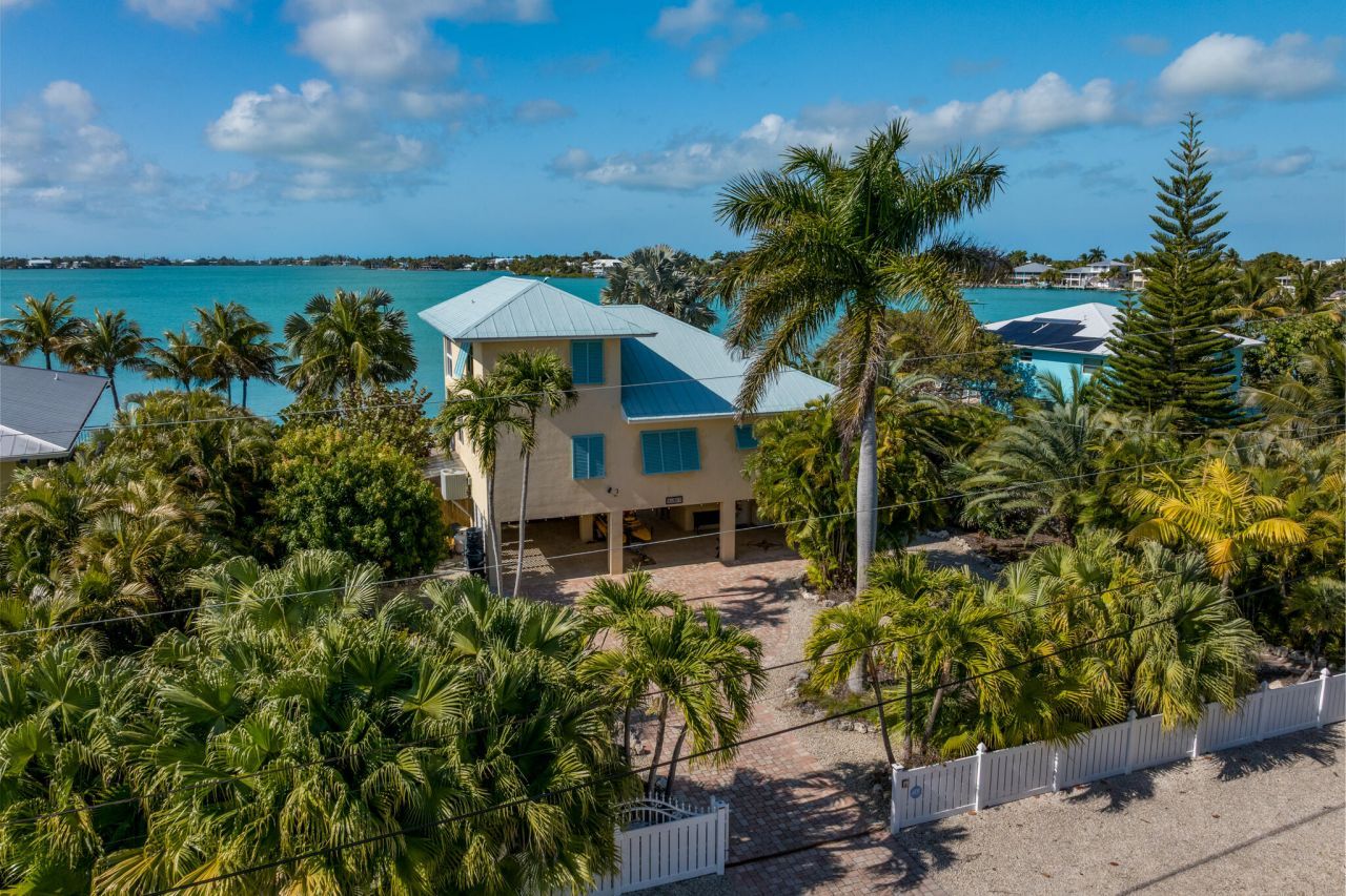 17041 Marlin Drive, Sugarloaf, FL 33042 Photo