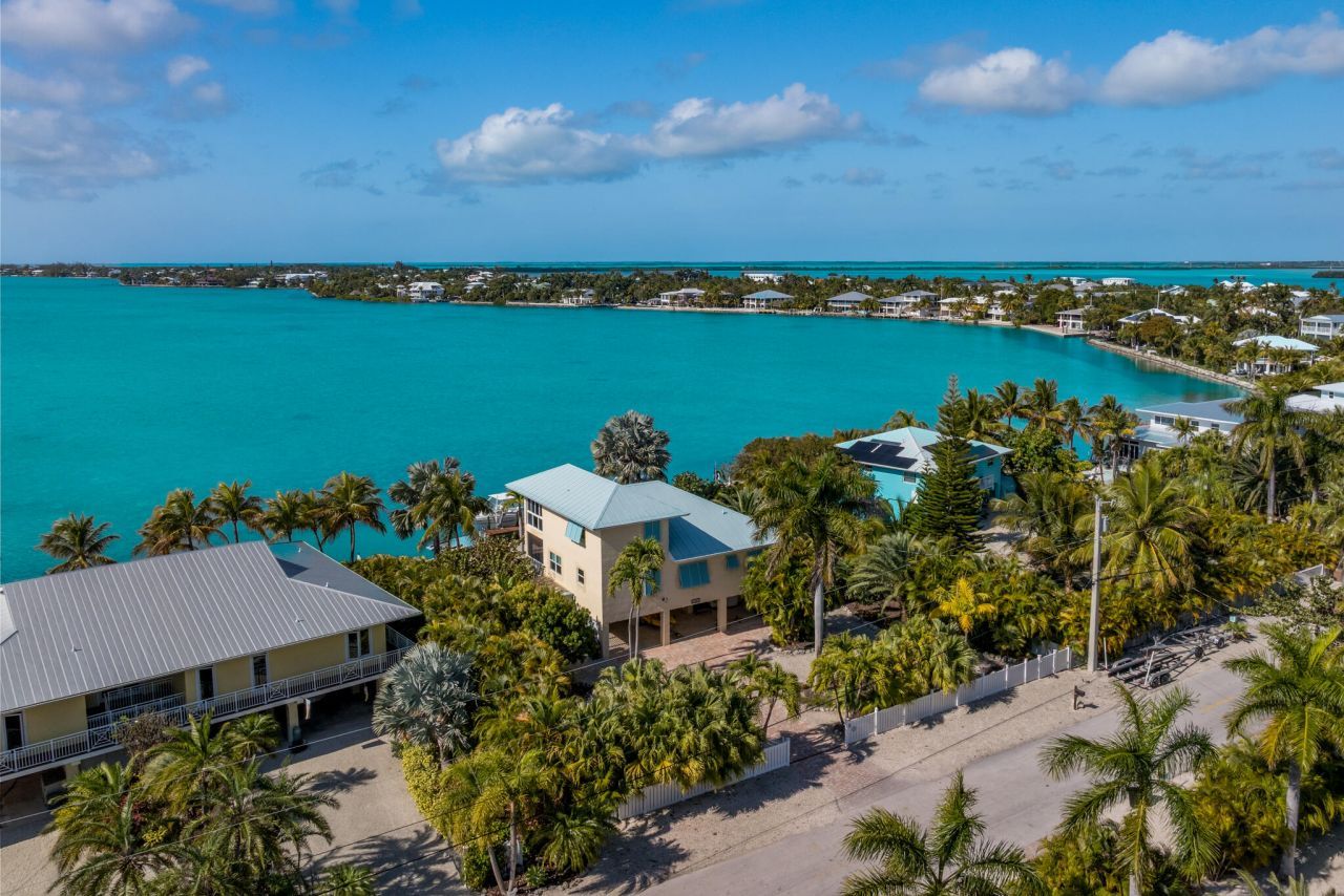 17041 Marlin Drive, Sugarloaf, FL 33042 Photo