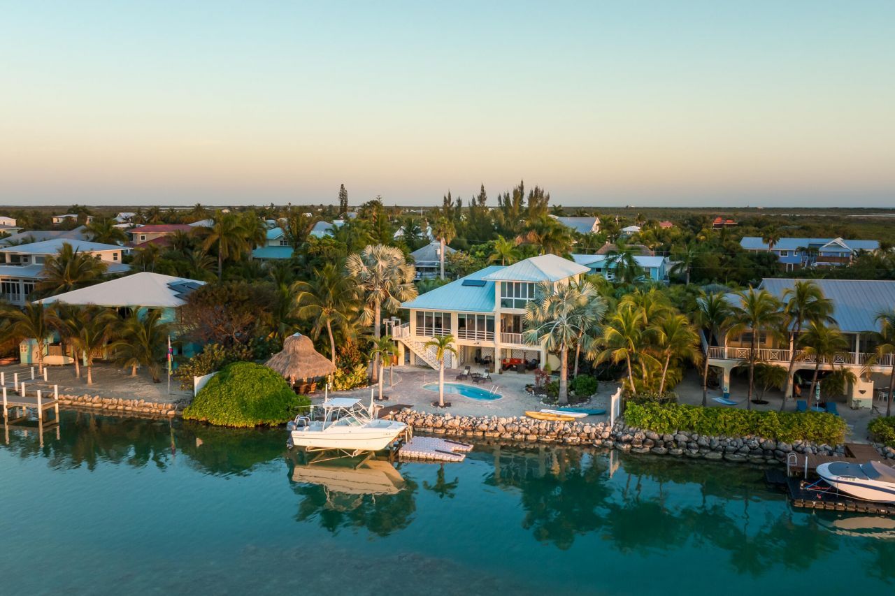 17041 Marlin Drive, Sugarloaf, FL 33042 Photo