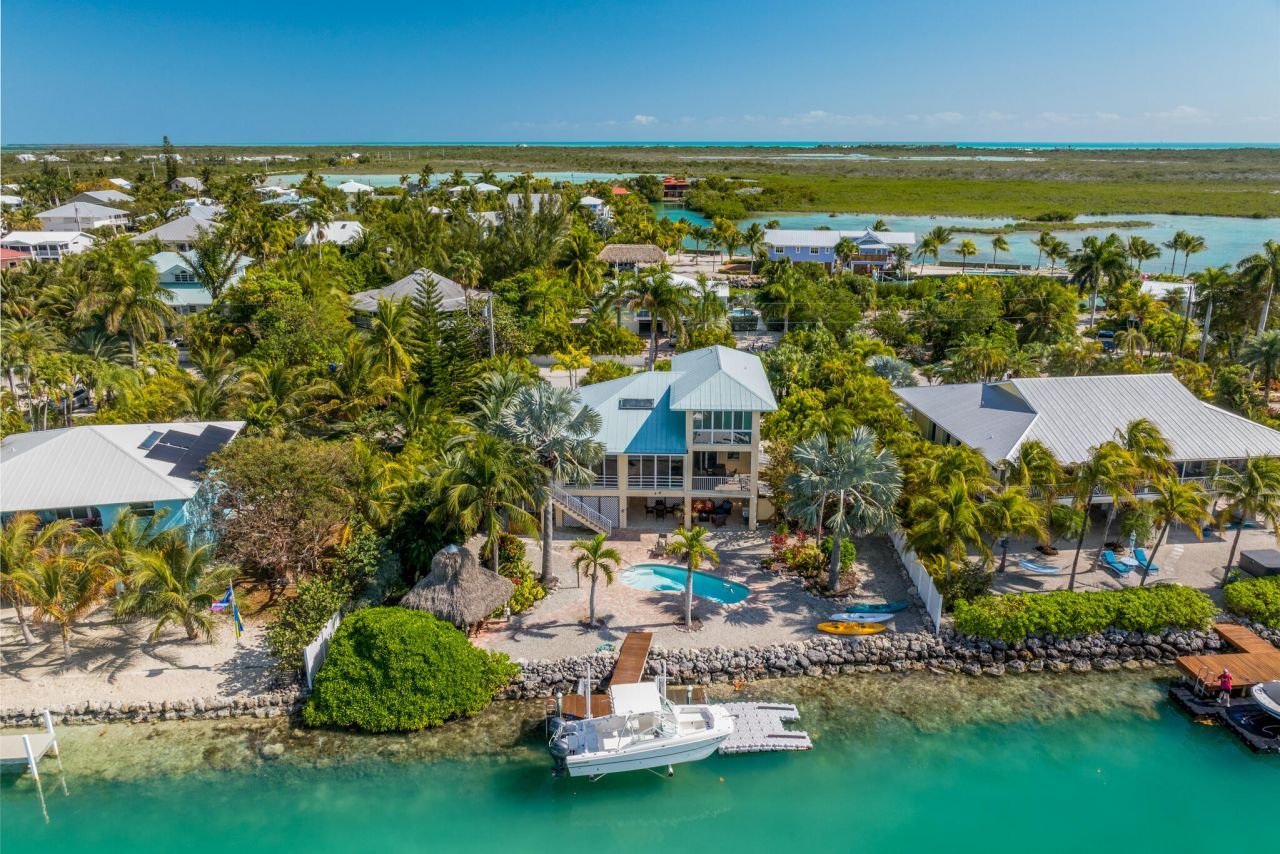 17041 Marlin Drive, Sugarloaf, FL 33042 Photo