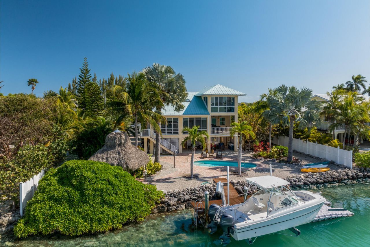 17041 Marlin Drive, Sugarloaf, FL 33042 Photo