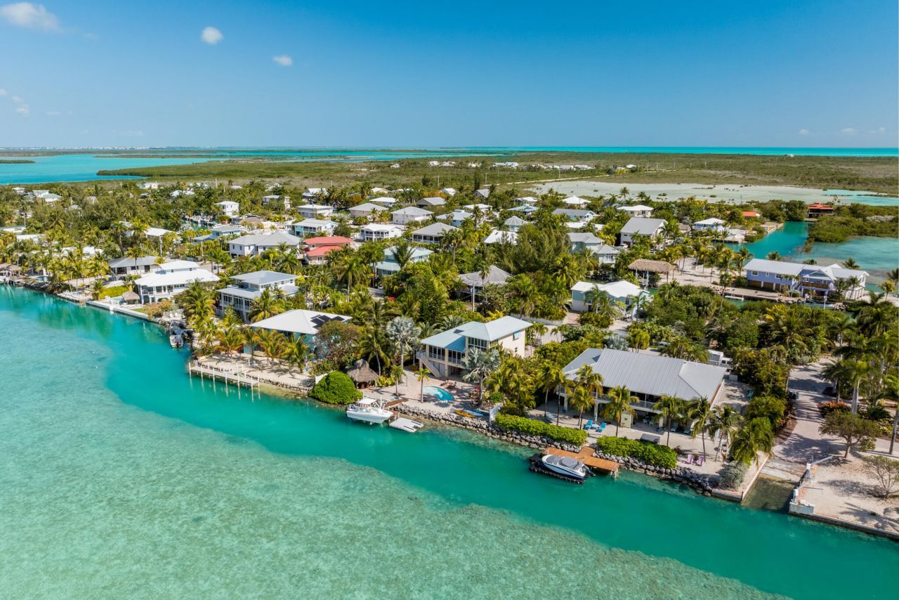 17041 Marlin Drive, Sugarloaf, FL 33042 Photo