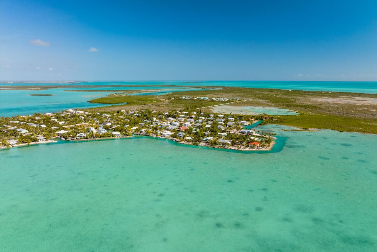 17041 Marlin Drive, Sugarloaf, FL 33042 Photo