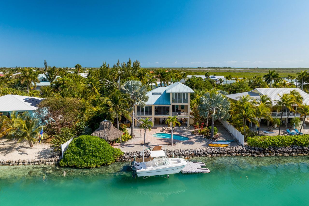 17041 Marlin Drive, Sugarloaf, FL 33042 Photo