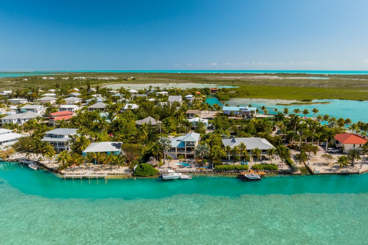 17041 Marlin Drive, Sugarloaf, FL 33042 Photo