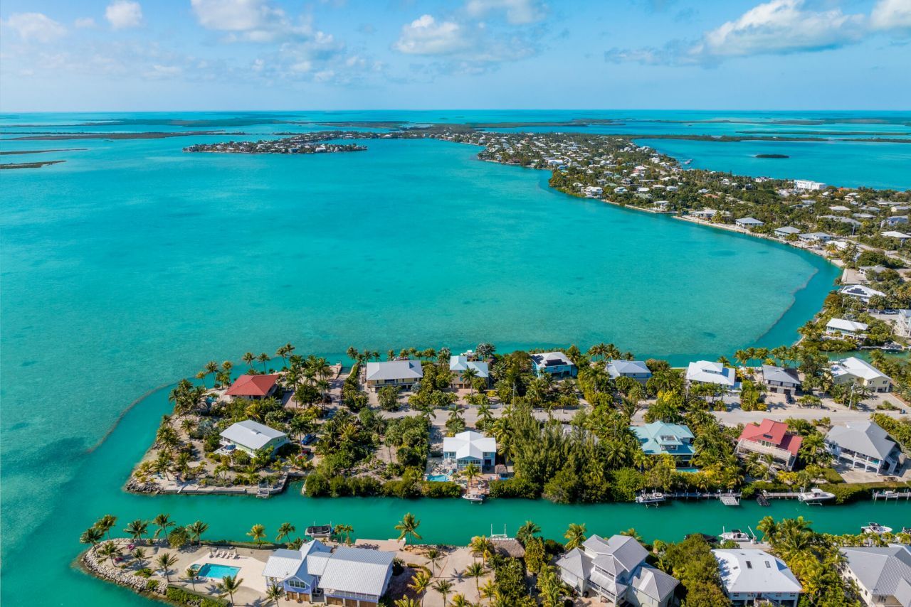 17041 Marlin Drive, Sugarloaf, FL 33042 Photo