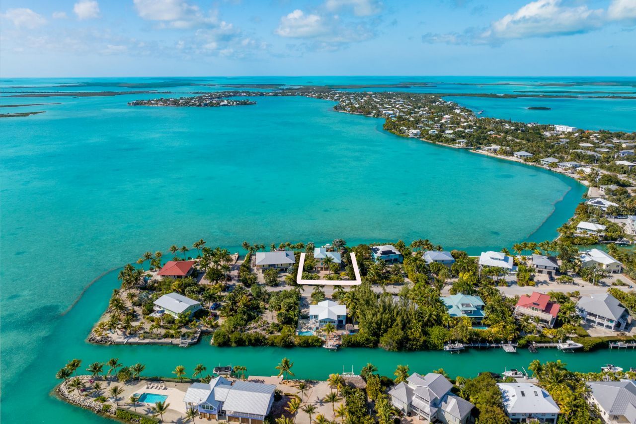 17041 Marlin Drive, Sugarloaf, FL 33042 Photo