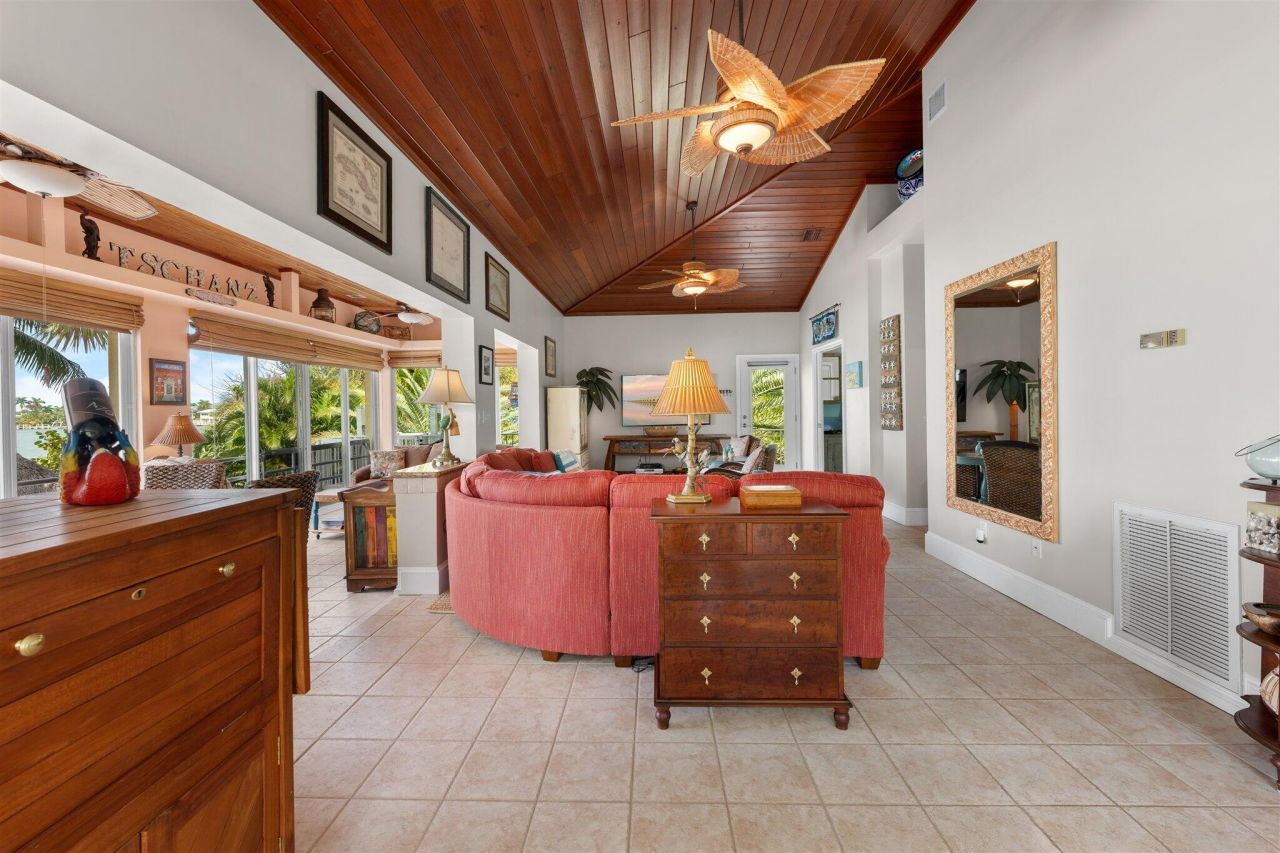 17041 Marlin Drive, Sugarloaf, FL 33042 Photo