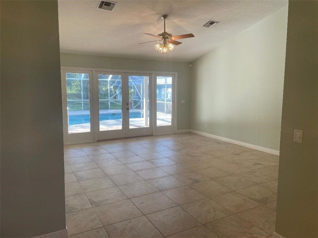 717 W Fischer Circle, Sebastian, FL 32958 Photo