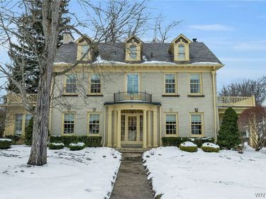 33 Ruskin Road, Amherst, NY 14226