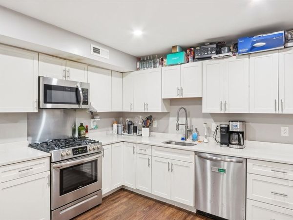 271 W 5th St, Boston, MA 02127