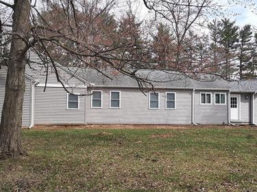 15087 N Holly Road, Holly Vlg, MI 48442