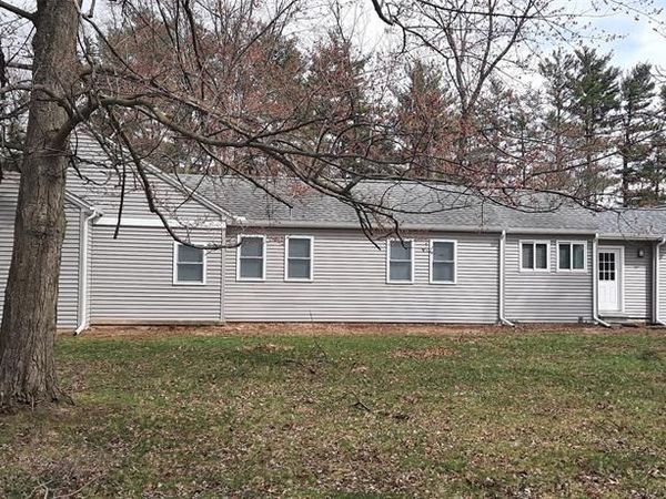 15087 N Holly Road, Holly Vlg, MI 48442